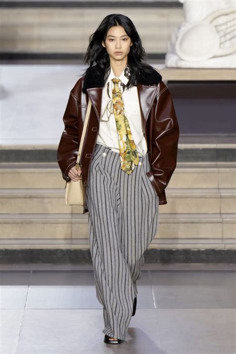 louis vuitton fall winter 2022|Louis Vuitton women's winter 2022.